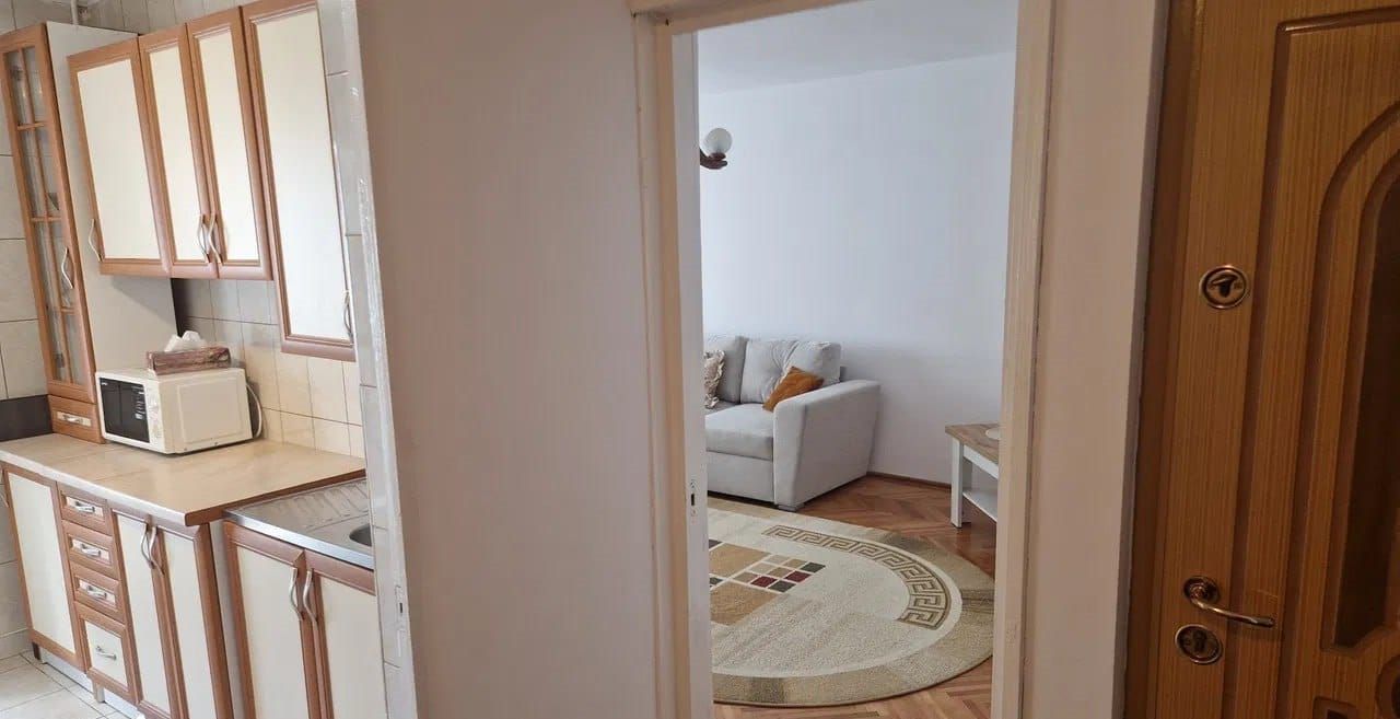De inchiriat apartament cu 2 camere, Mazepa 1 etaj 3, 450 euro - Poză 3