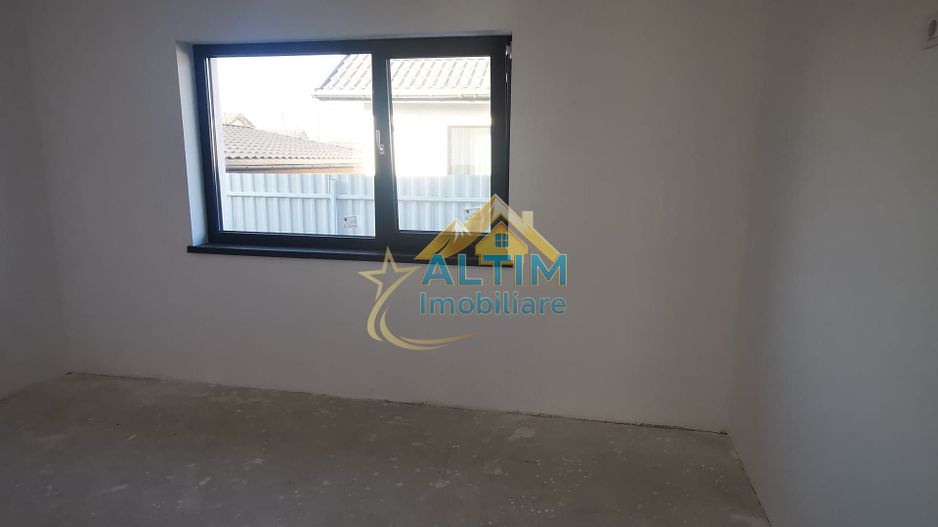 OPORTUNITATE: De vânzare - Casă nouă în cartier Izvor - Poză 3