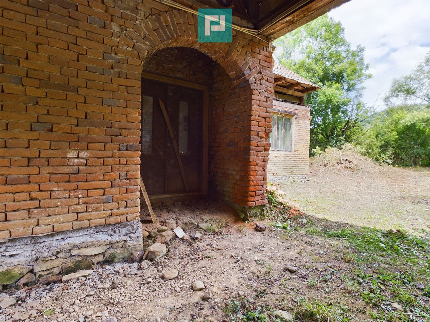 Loc de casă cu construcție în Dezna! - Poză 5