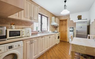 Casa + 305 mp terem curte proprie in zona rezidentiala Gavana - Poză 6