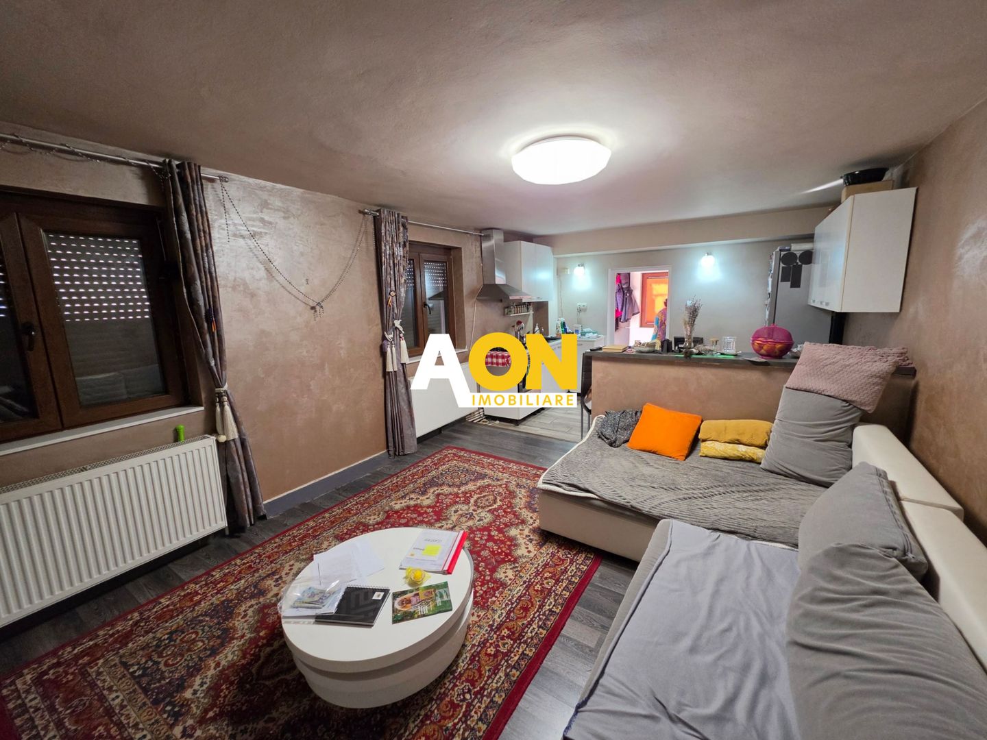 Casa 8 camere, cu 2 corpuri de cladire,  387 mp teren, zona Centru - Poză 2