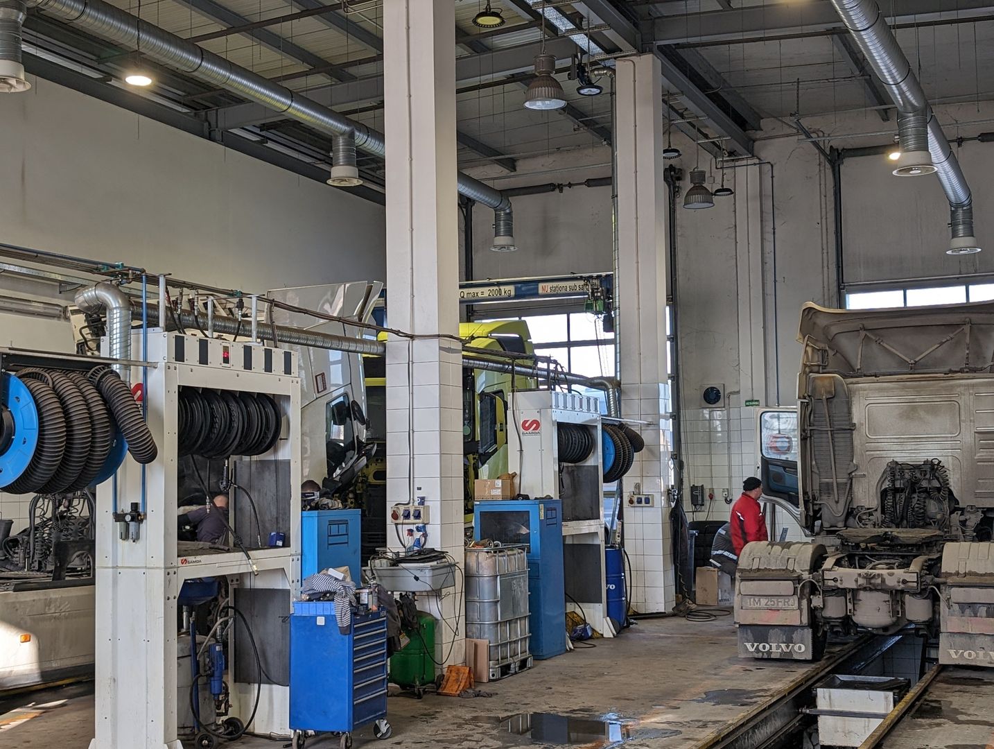 Hala cu teren generos langa acces A1 - Poză 13