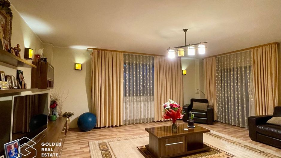 Casă generoasă pentru activități comerciale- Calea Vitan - Poză 2