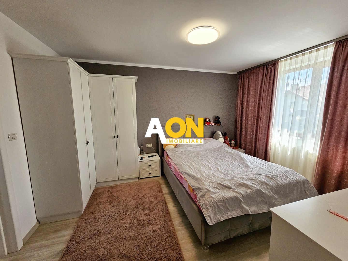 1/2 Duplex mobilat, utilat, 4 camere, pivnita, 200 mp teren - Poză 9