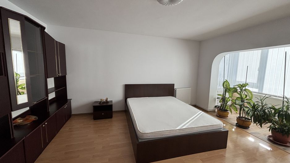 Apartament generos 2 camere - Poză 3