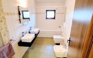 Oferim spre inchiriere, casa cu 4 camere pentru locuit sau birouri, Mehala - Poză 16