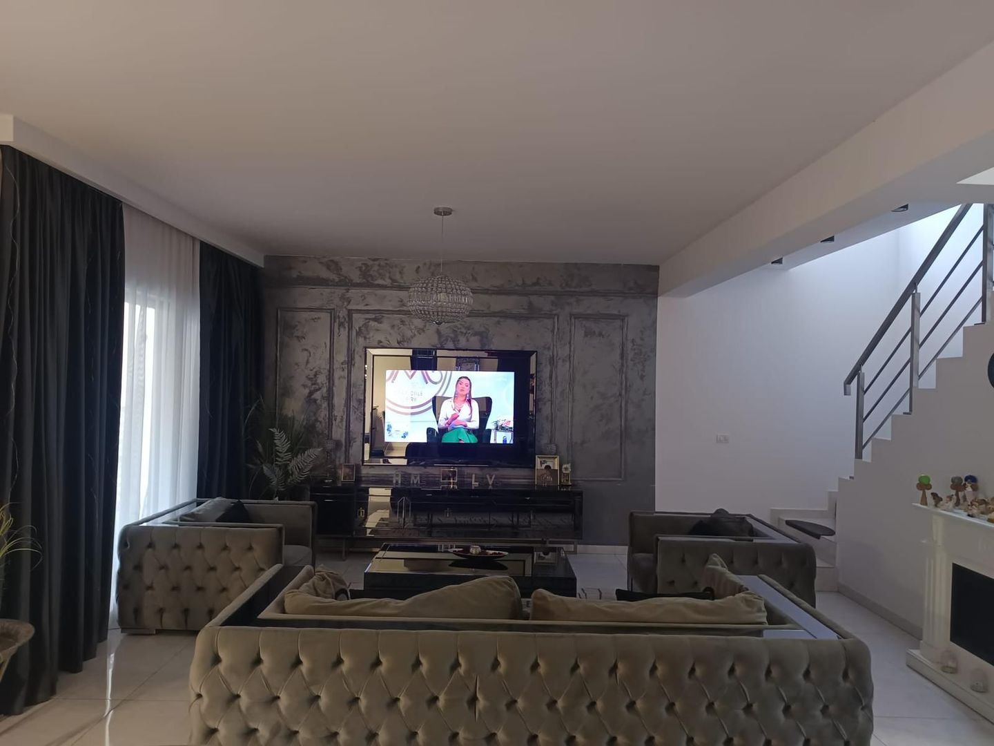 Duplex despartit prin garaj -Dumbravita - zona Lidl - Poză 1