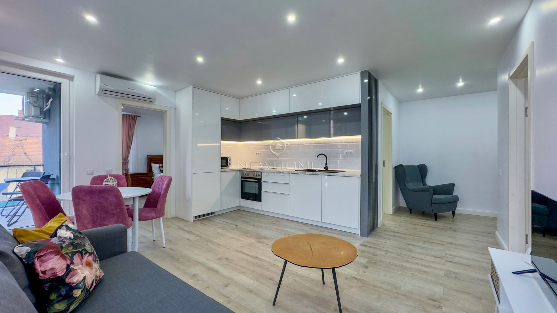 Comision 0%  Apartament cu 3 camere de vânzare în zona Centrală - Poză 9