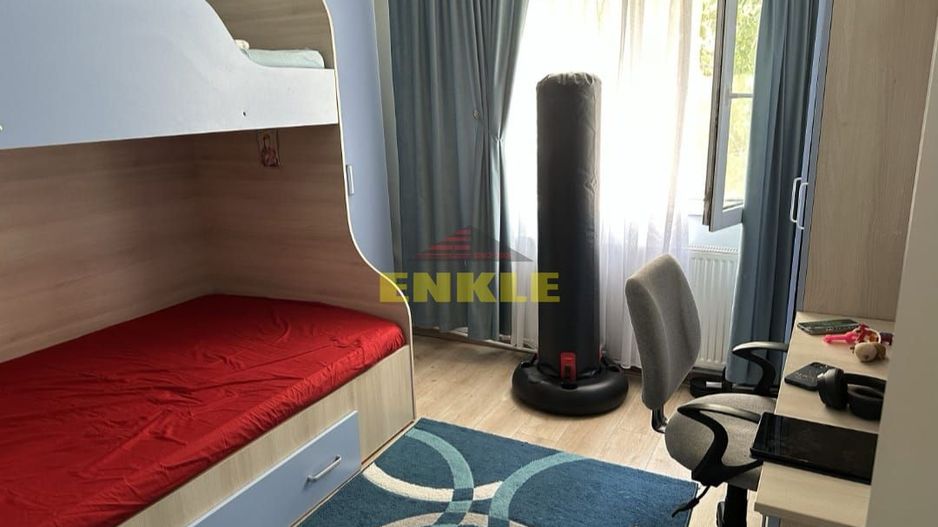 De vanzare apartament cu 3 camere, zona Mall. - Poză 6