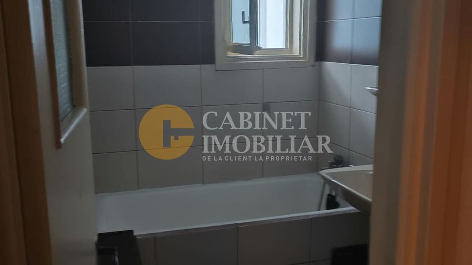 2 Camere SemiDecomandat - ETAJ 1 - Zona Podu Ros - Poză 4