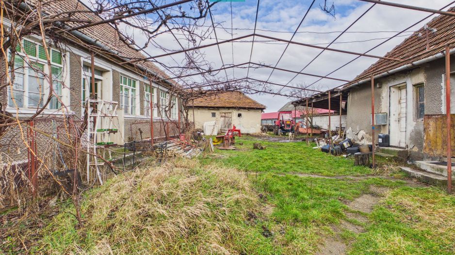 Casă cu teren generos, 4.000 mp, Chijic – Bihor - Poză 2