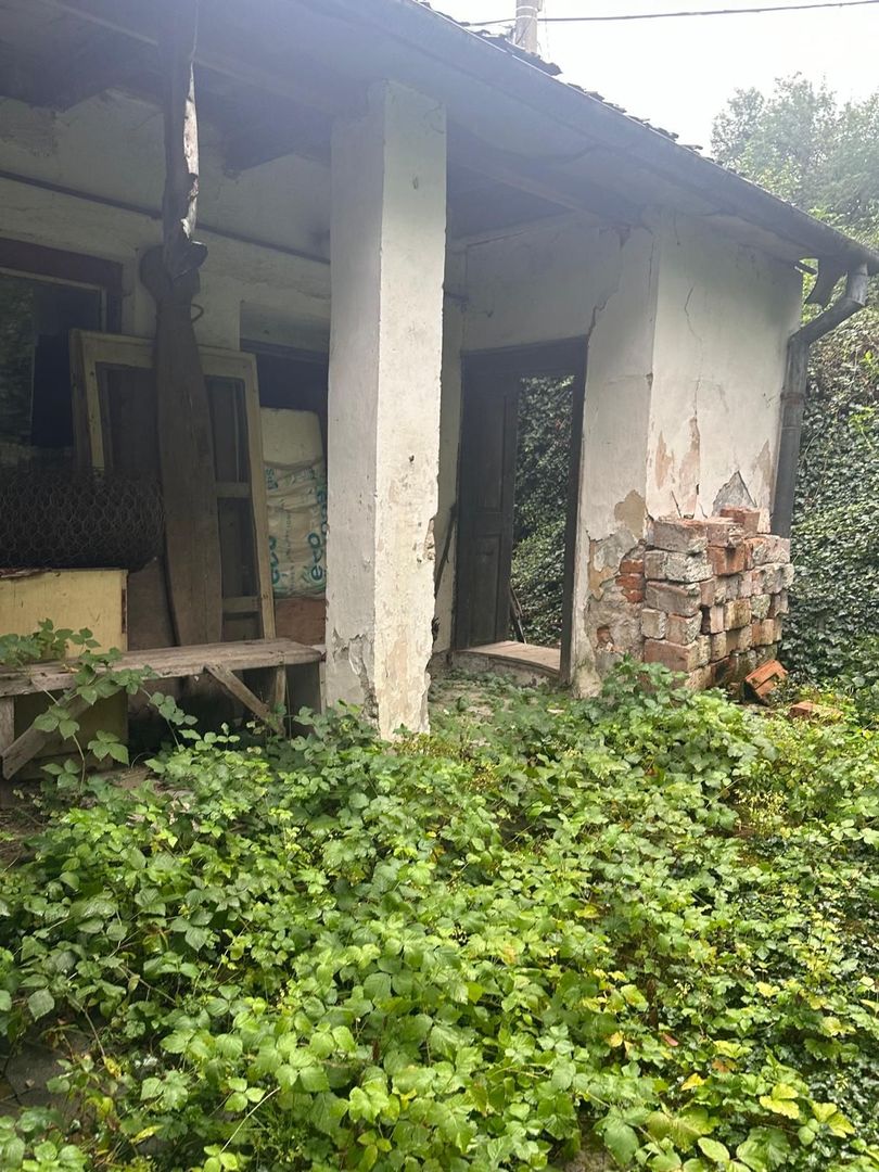 De vanzare teren cu casa de renovat Dej central - Poză 1