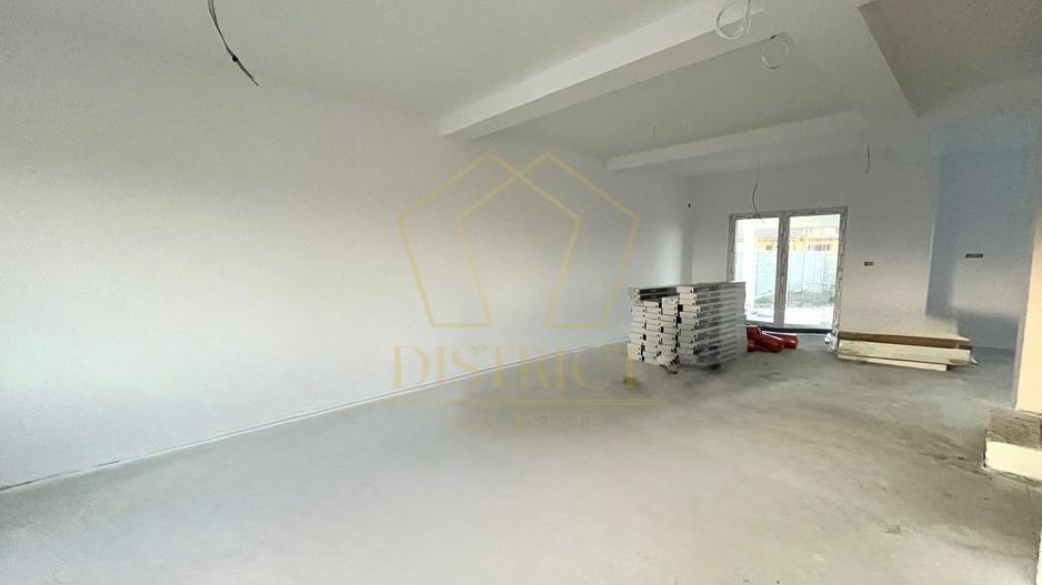 Duplex cu 4 camere despărțit prin camera tehnica | Mosnita Noua - Poză 8