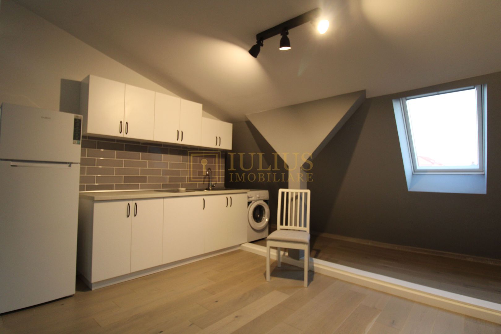 CHELTUIELI INCLUSE 1 Camera , mobilat modern - Poză 1