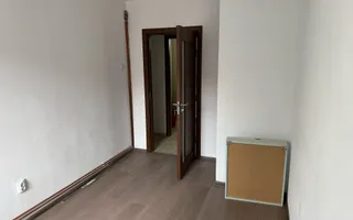 Apartament 3 camere de inchiriat | nemobilat, neutilat | langaDoboz - Poză 16