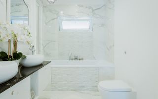 Vilă ultramodernă cu piscină - Poză 10