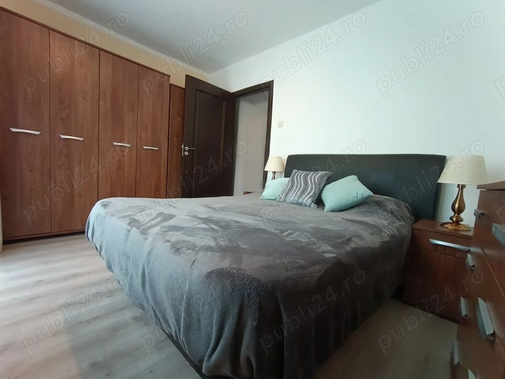 Vând apartament decomandat cu 3 camere, micro 16. - Poză 8