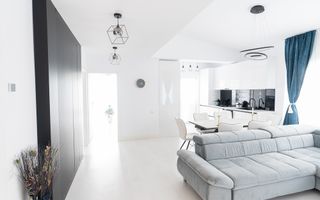 Casa deosebita cu finisaje premium si gradina privata Tunari - Poză 1