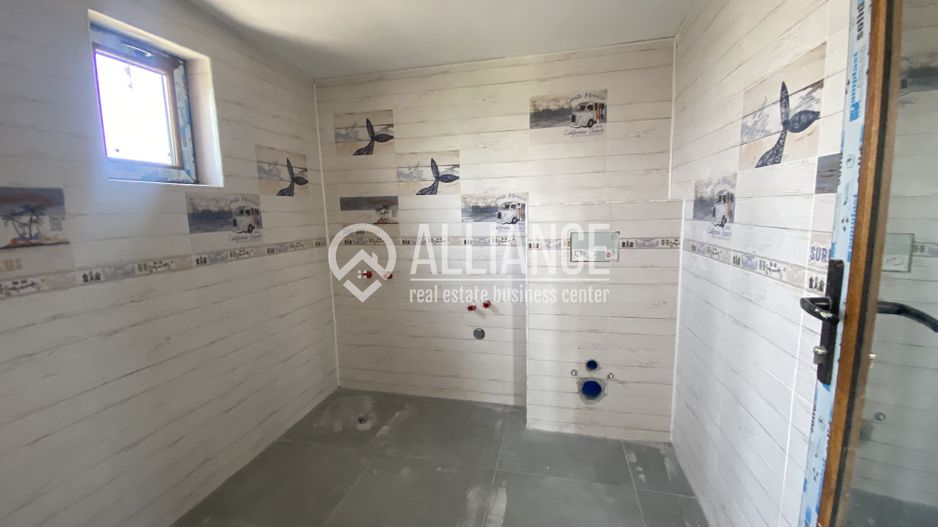 VALU LUI TRAIAN(COD 07) -Casa P+M 5 camere cu teren de 300 mp - Poză 2