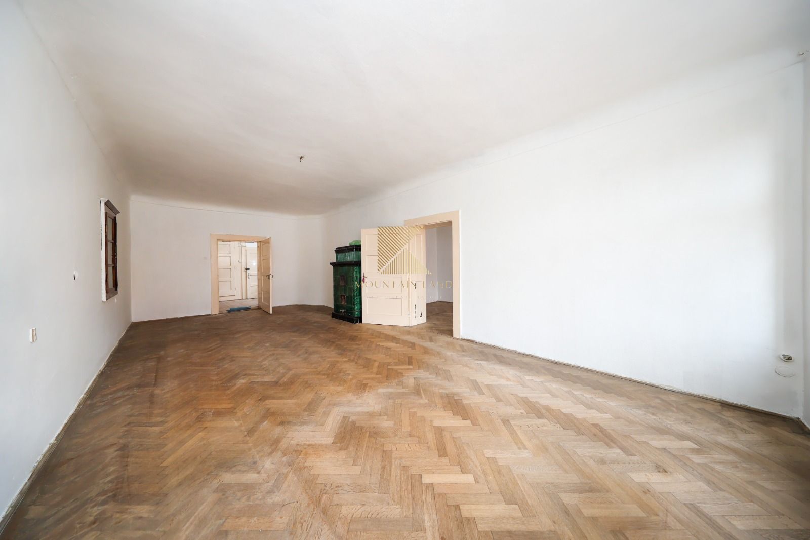 Locație rară în Brașov: ideal pentru regim hotelier sau business - Poză 11