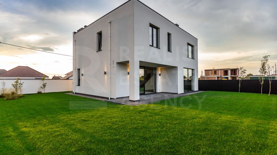 Vânzare, casă Hi-Tech, strada Sfântul Pantelimon, Tohatin - Poză 1