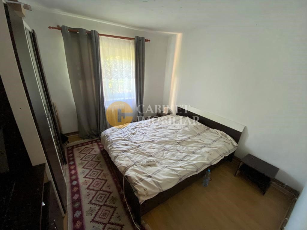 Zona Galata-Lidl, 2 camere decomandat ideal pentru investitii - Poză 4