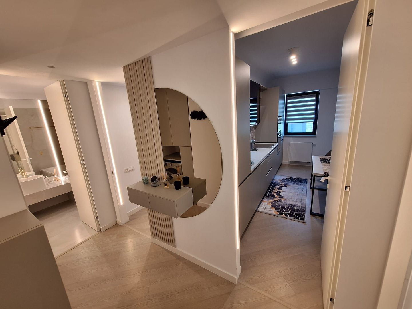 2 CAMERE - DECOMANDAT - ULTRA FINISAT - MOBILAT UTILAT COMPLET - Poză 6