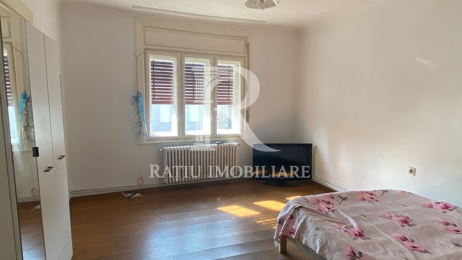 Casa cu 4 camere | Str.Louis Pasteur | Oradea - Poză 3