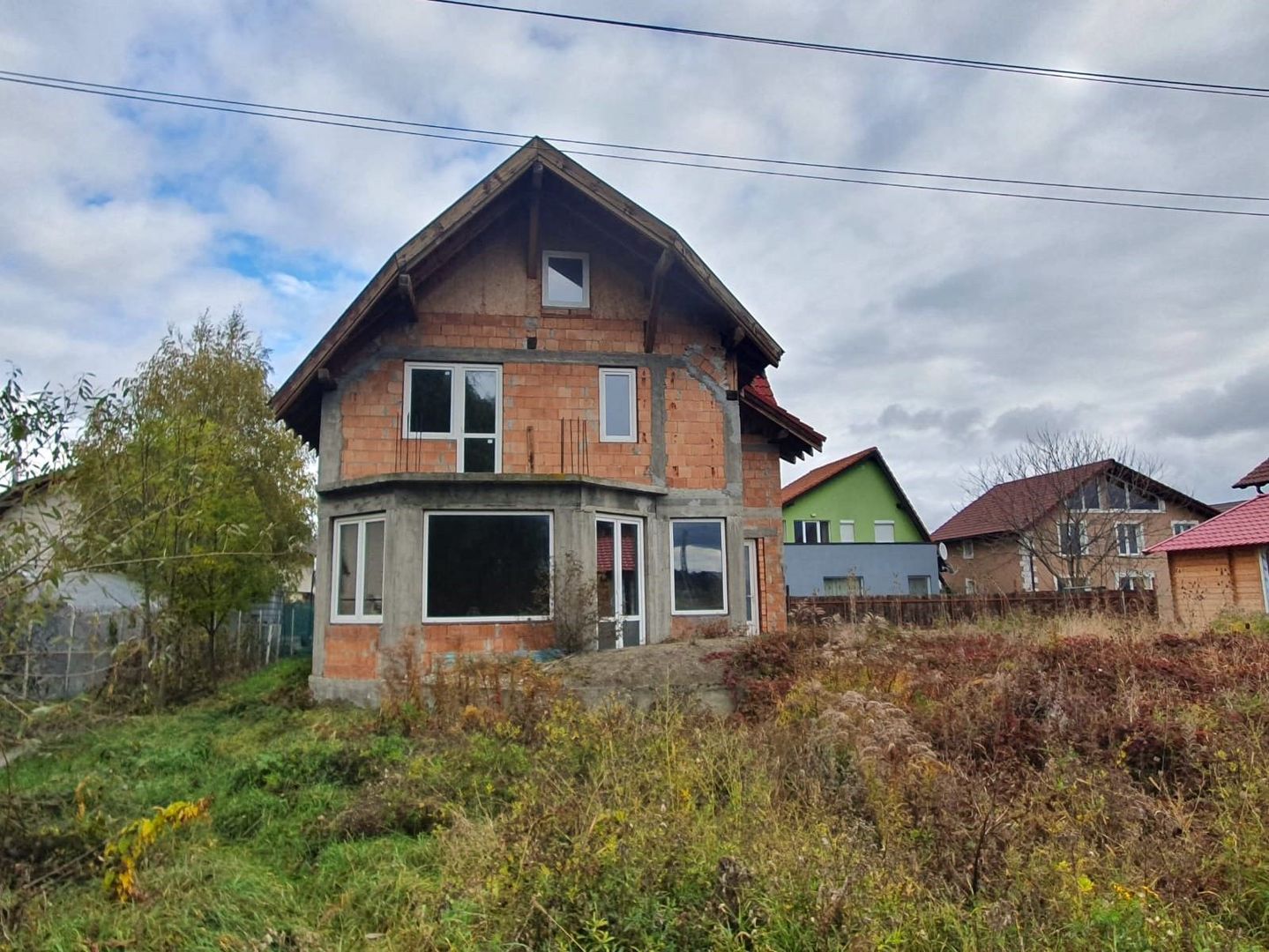 Casă la roșu de vânzare în Hărman, Cartierul Tineretului - Poză 1