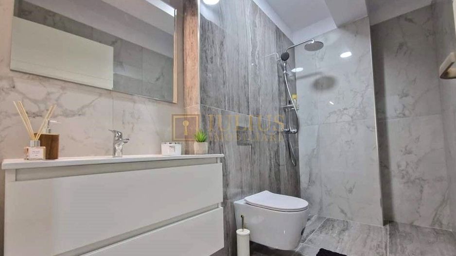 Future Residence, acces la piscină. Loc parcare privat(exterior) - Poză 9