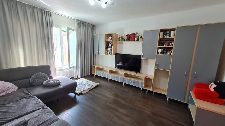 Apartament 3 camere în zona Pietei Victoria - Poză 1
