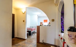 Apartament cu 3 camere în Micalaca. - Poză 1