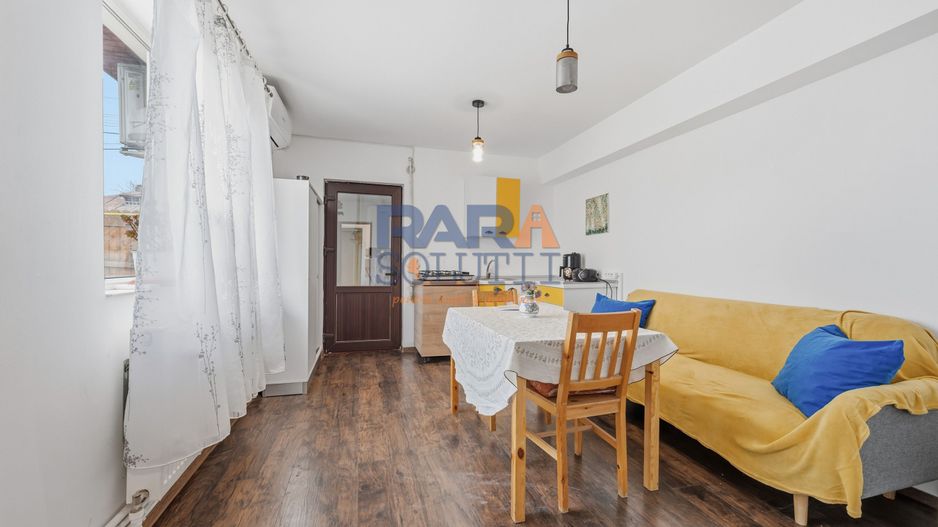 Casă micuță + un pic de curte - Poză 2