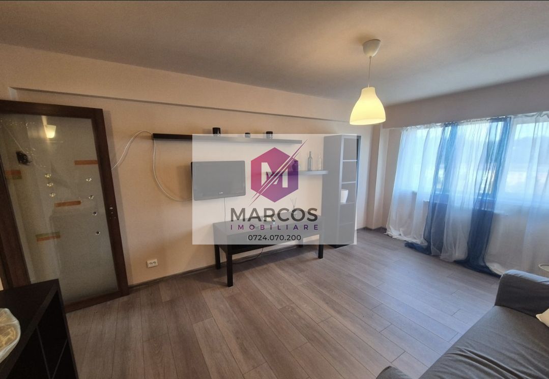 Vand apartament 3 camere Micro 4 - Poză 1