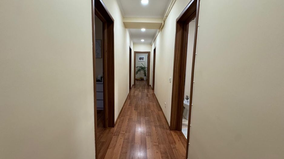 Apartament spatios etaj 1 I pretabil locuinta sau activitate profesion - Poză 18