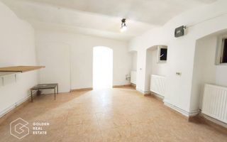 Spatiu langa Piata Catedralei, intrare din strada, str. Vasile Goldis - Poză 4