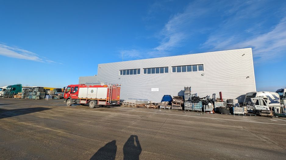 Hala cu teren generos langa acces A1 - Poză 2