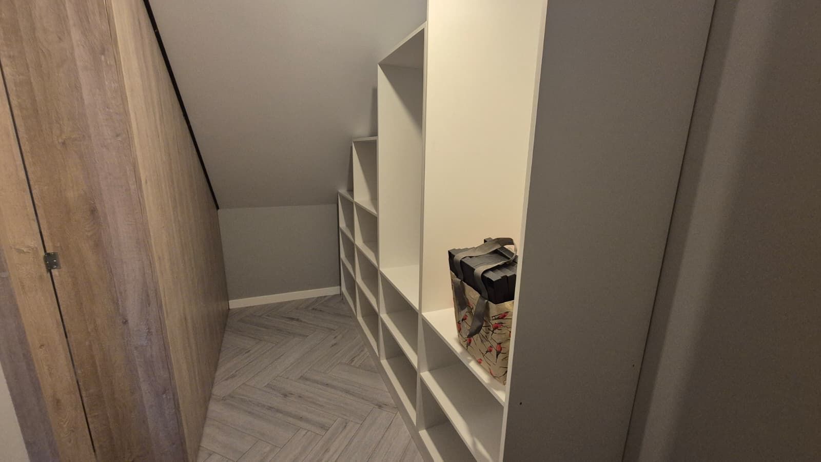 VILA NOUA | MOBILATA SI UTILATA | DAMAROAIA | LANGA PETROM CITY - Poză 30