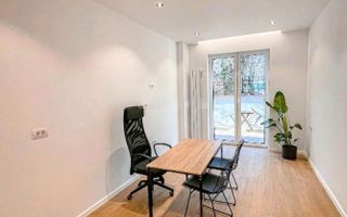 Apartament generos, 4 camere, terasa si doua locuri de parcare, Piata Victoriei - Poză 3