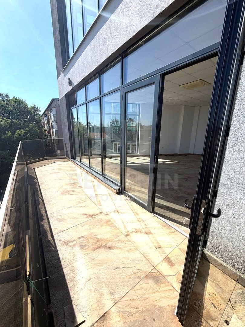Spatiu comercial pe Bulevardul Decebal - Rovine - Helmat 100mp - Poză 10