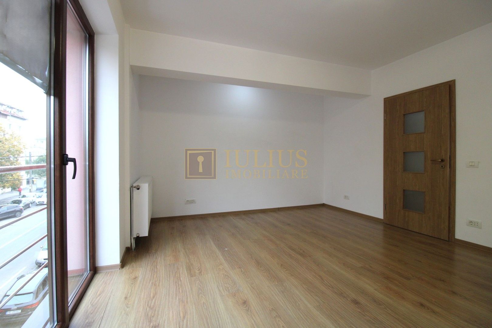 8 incaperi, 2 bai, centrala proprie, 3 locuri de parcare; Lipovei. - Poză 7