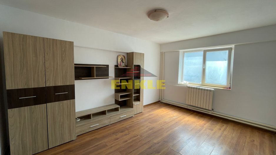 Vând cameră de cămin transformată în garsonieră - Poză 1