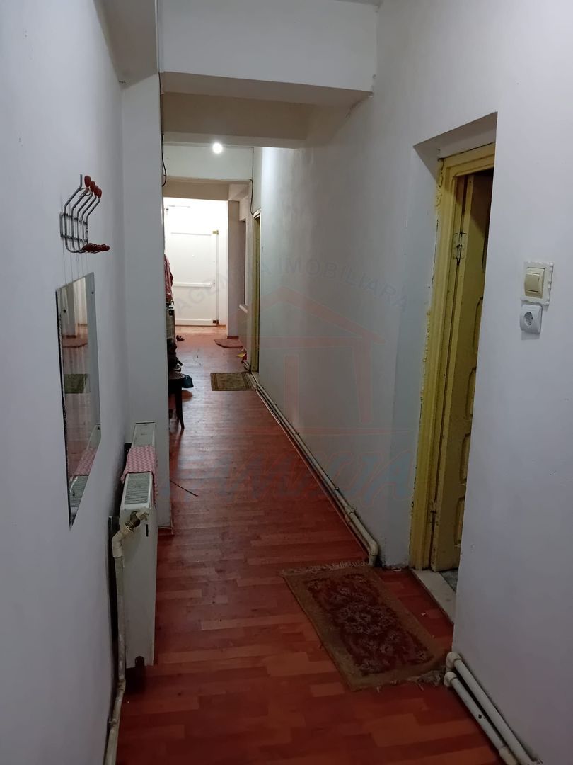 PROPRIETATE P+P1 CU 10 CAMERE – DE ÎNCHIRIAT SAU DE VÂNZARE - Poză 16