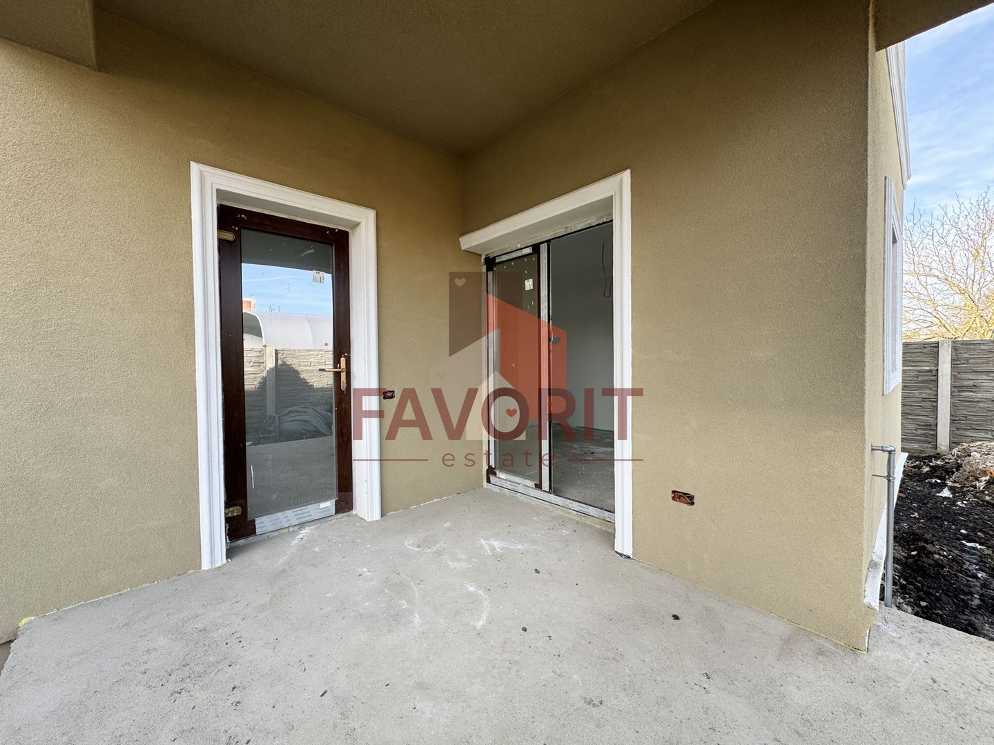 Casa Individuala in Mosnita. La asfalt. Cu Carport - Poză 13