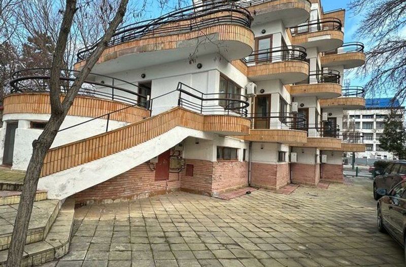 Super ocazie! Imobil în Stațiunea Mamaia-Cazino - Poză 1