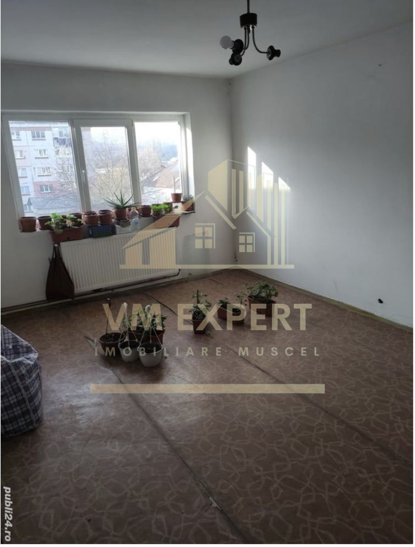 APARTAMENT 3 CAMERE ETAJ 2 GRUI  CAMPULUNG - Poză 3