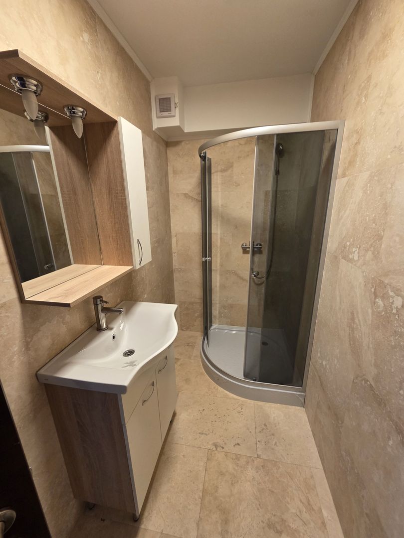 Spatiu comercial, Damaroaia/ Petrom City, terasa 37mp+boxa+2locuri par - Poză 9