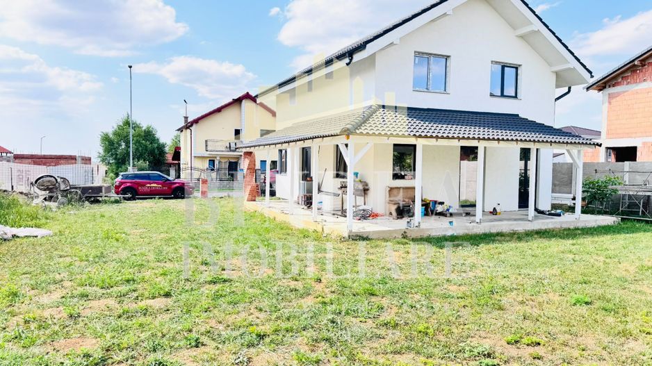 Casa individuala P+M Giarmata 584 mp 22 front, interior la alb - Poză 10