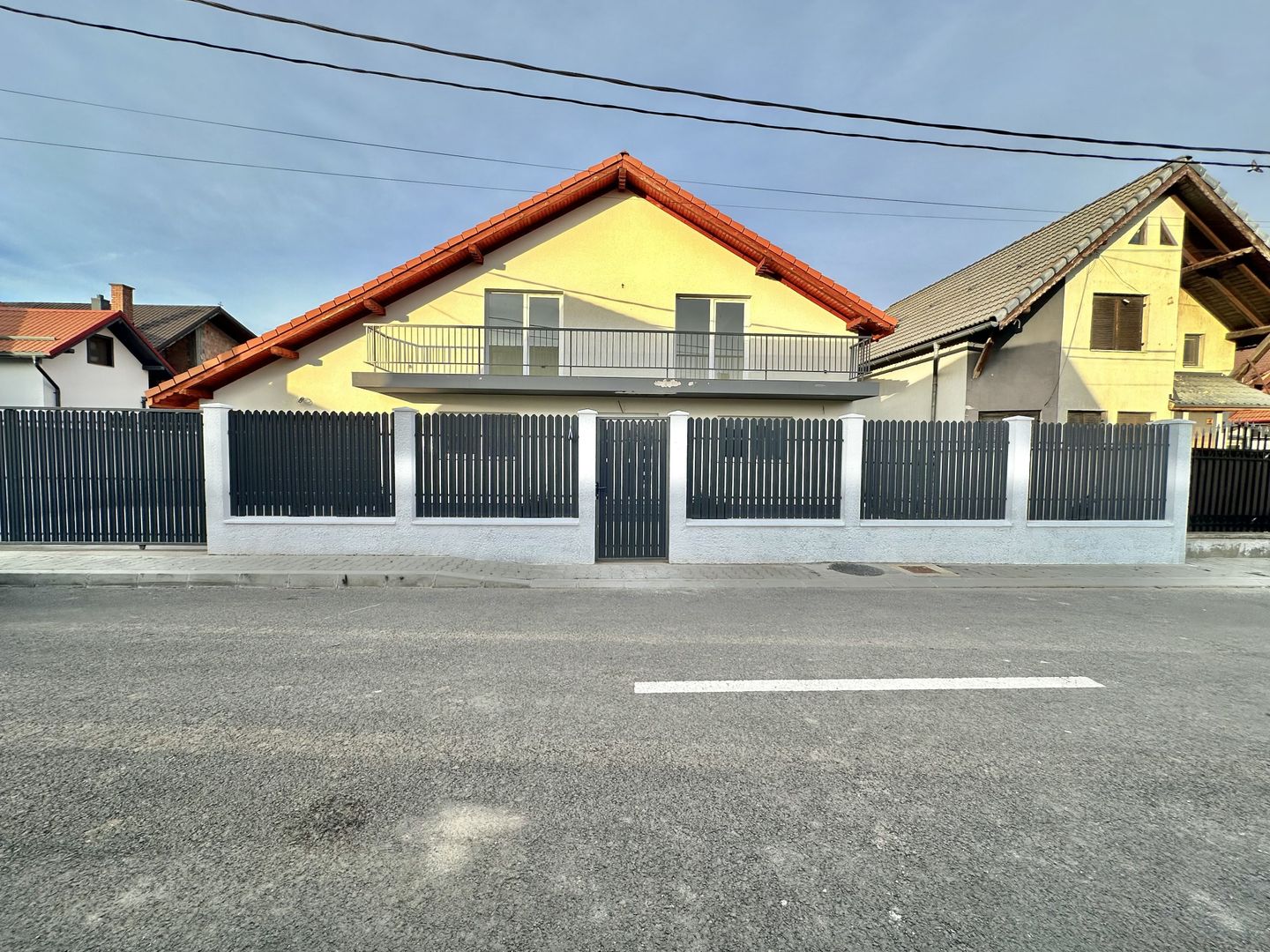 Casă individuală de vanzare  cu garaj și curte proprie – Hălchiu - Poză 33