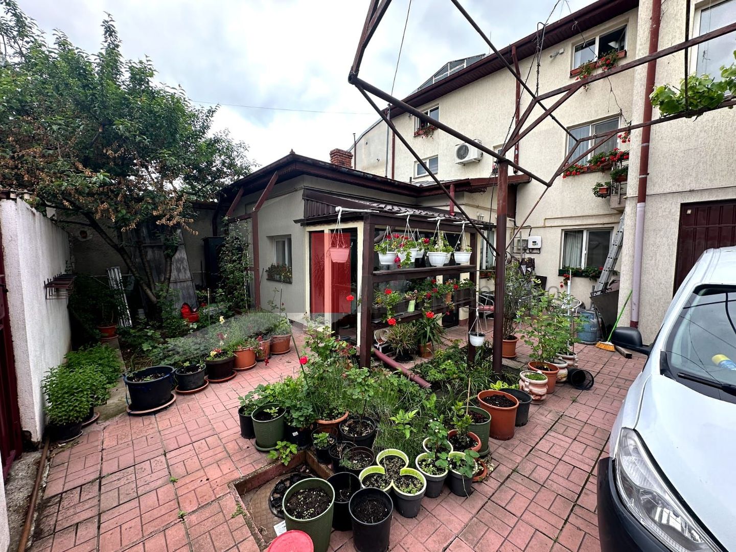 Casă individuală de vânzare – Dămăroaia, Sector 1, București - Poză 1
